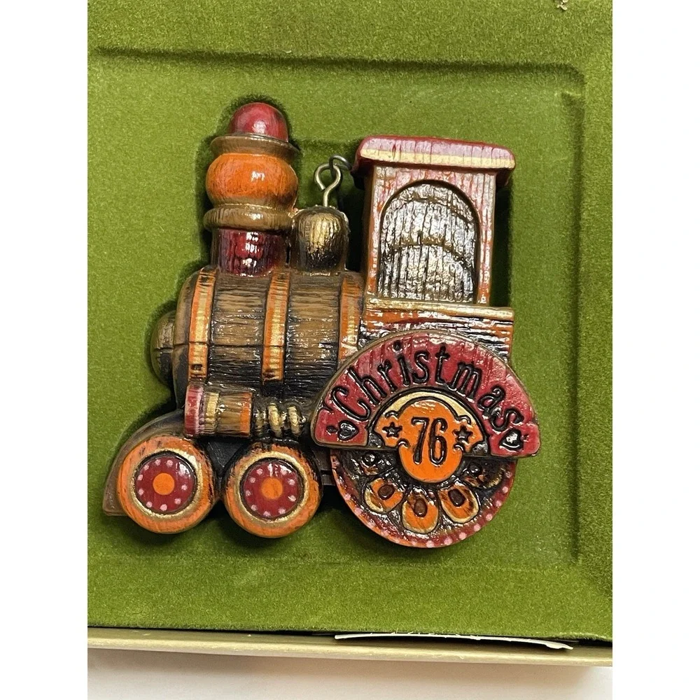Hallmark Ornament Keepsake Tree Trimmer 1976 